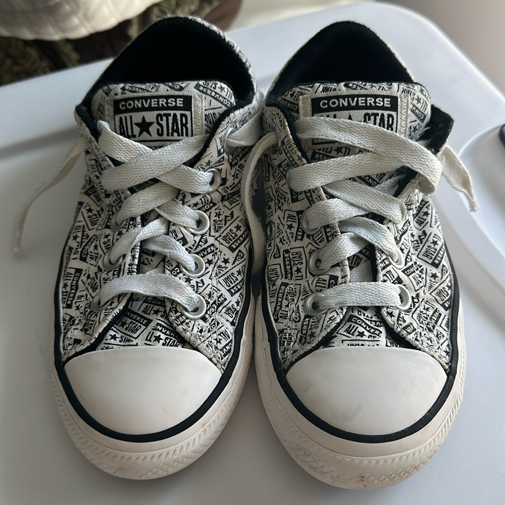 Converse Kids All Star Logo Low Top Chuck Taylor Sneakers Sz 13
